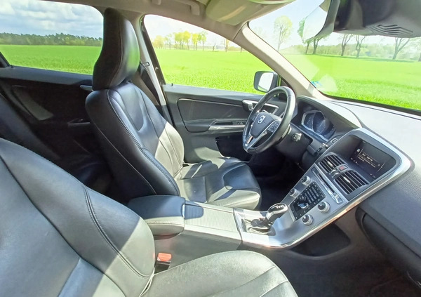 Volvo XC 60 cena 79000 przebieg: 280000, rok produkcji 2017 z Chojnice małe 497